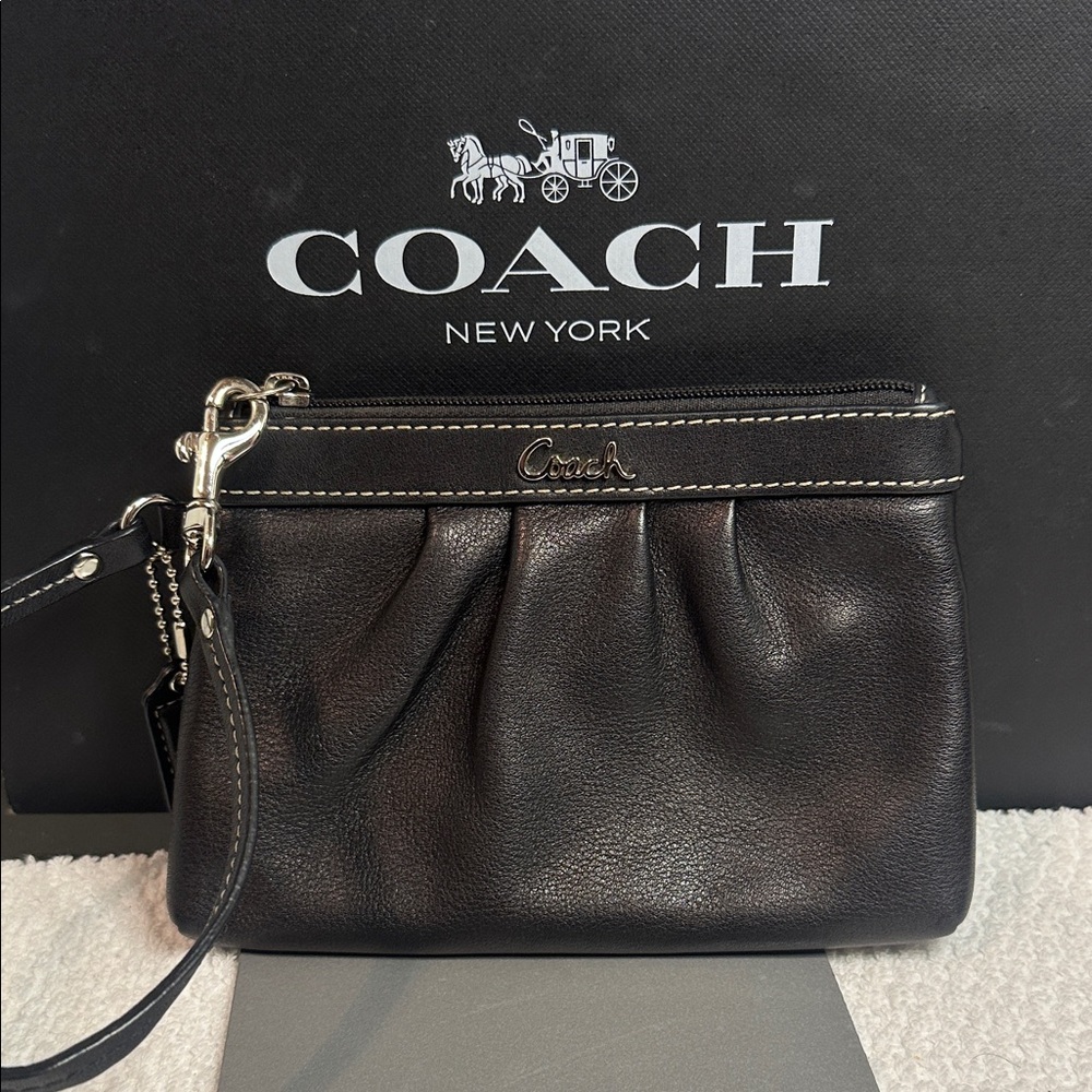 Coach black Leather Wristlet - Picture 1 of 7